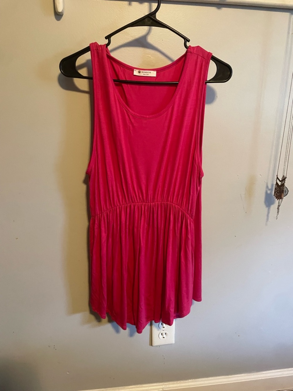 BomBom  Women's Sleeveless Peplum Tank Top - Fuchsia Pink